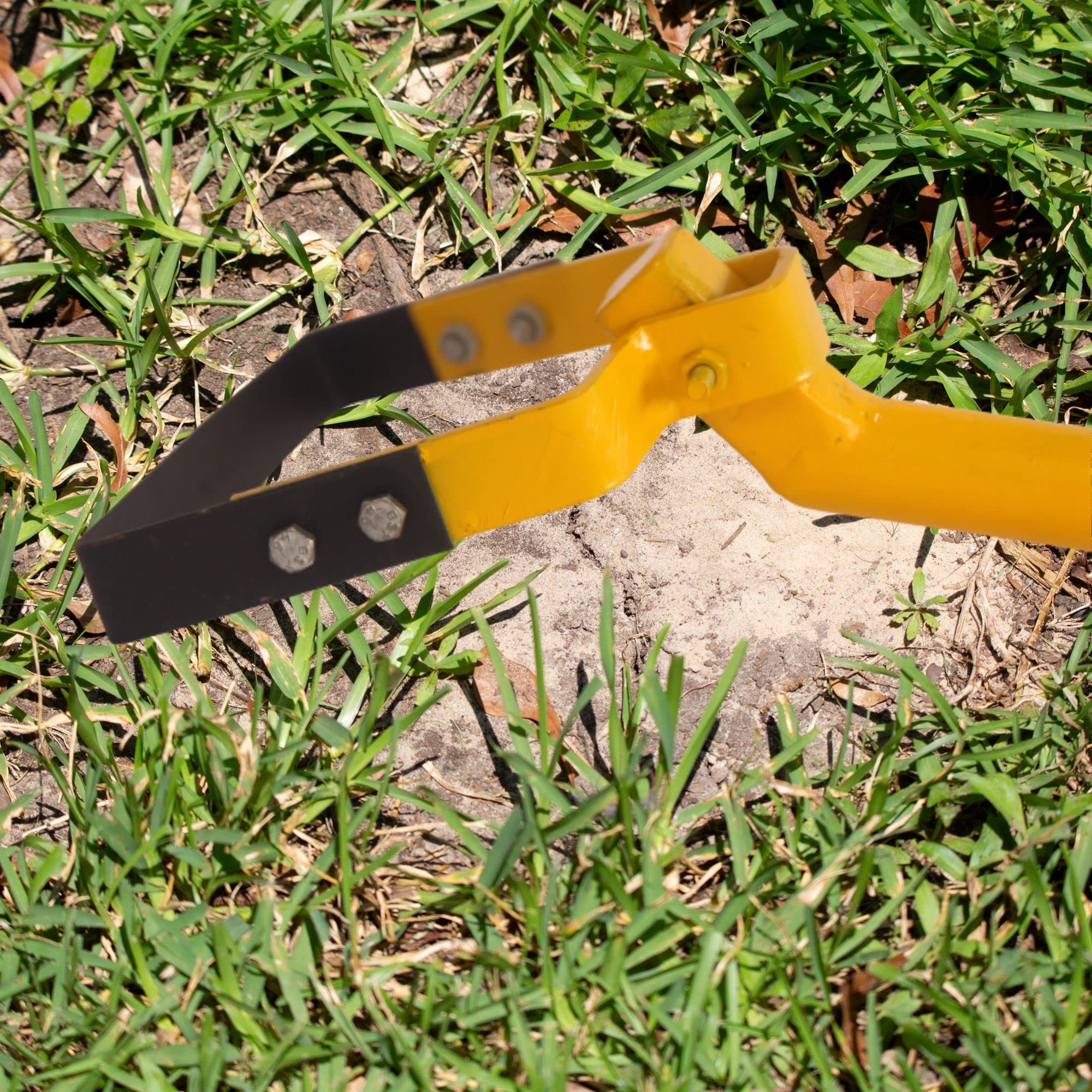 Yuvismart Weeder with Handle | Hand Weeder Tool with 4.5 feet Handle & 6.5 inch Blade Helps You Remove The Weed Easily | Weed Remover Tool - Image 4